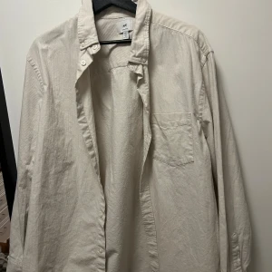 Overshirt Manchester  - Manchester overshirt från hm, använd 1 gång. 