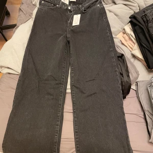 Svarta jeans - Aldrig använda