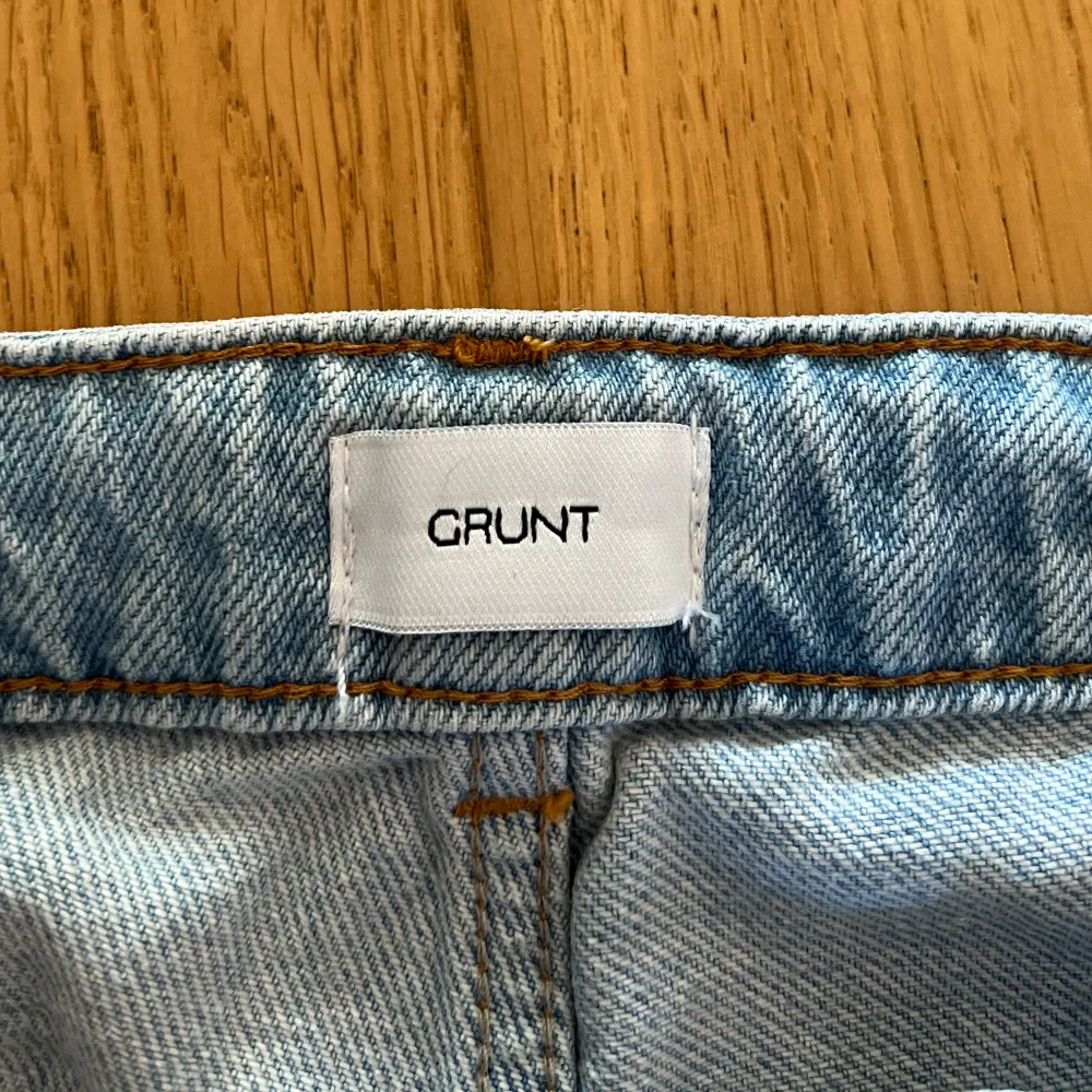 Ljusblå Grunt jeans | Storlek 28 / 170-176 cm | Nyskick, endast använda två gånger . Jeans & Byxor.