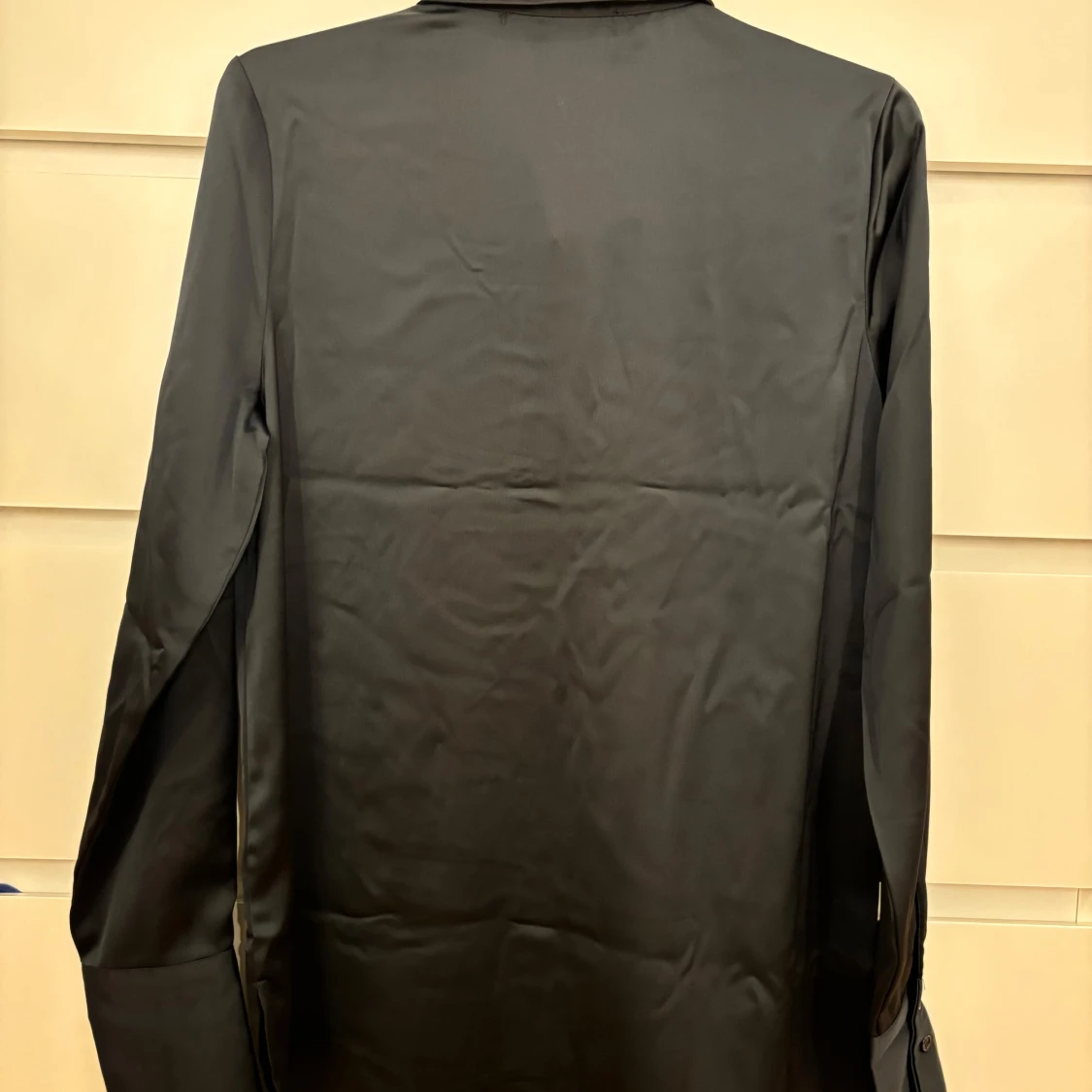 Svart långärmad skjorta - 90