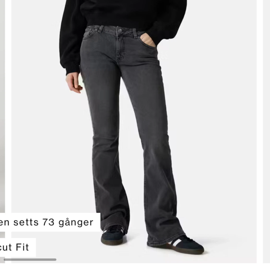 Grå bootcut jeans