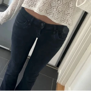 Ltb jeans - Ltb jeans i jättebra skick, men säljer då de ej kommer till användning! Midjemått 37cm, innerbenslängd 81cm. Kom gärna med prisförslag❤️