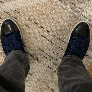 Lanvin skor  - Tjena! Säljer dessa då jag tröttnat på dem. Sällsynt färg och väldigt bra skick! Kan ta emot byten :)