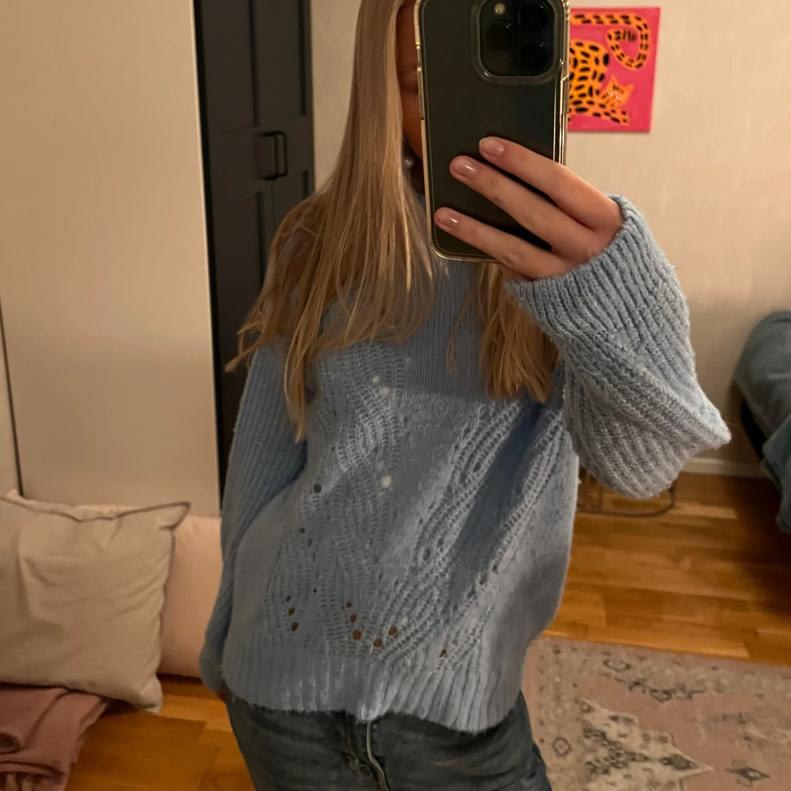 Ljusblå stickad tröja