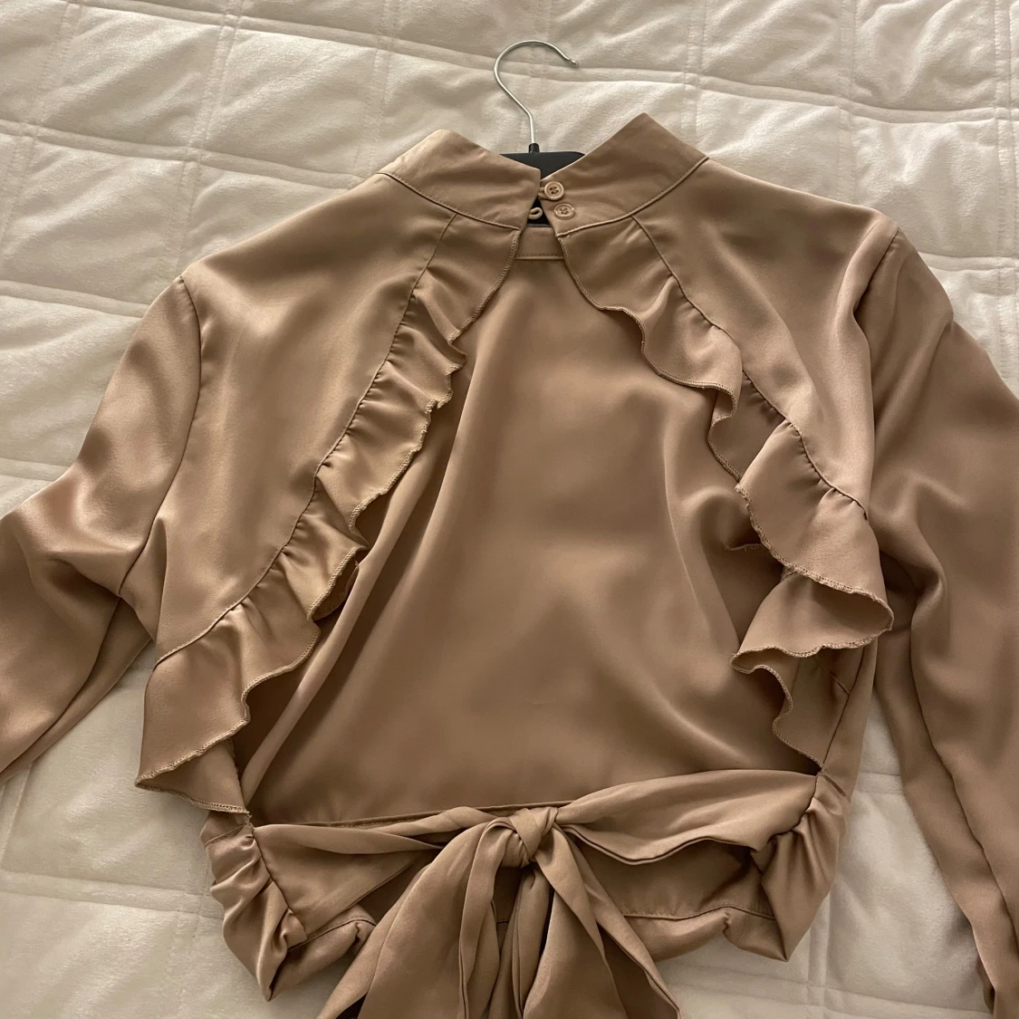 Blus med öppen rygg - 90