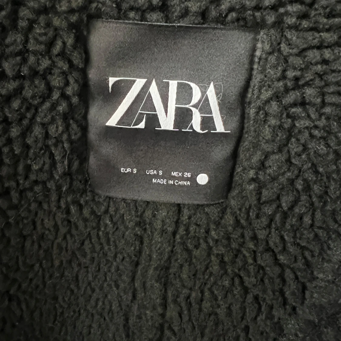 Svart skinnjacka med foder från Zara - 93