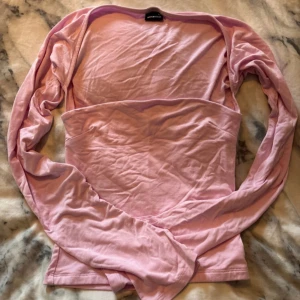 Rosa tube topp - Använd bara en gång, inga skador eller hål, på bilden syns det att den inte alls är genomskinlig (ny pris 256)💞💞