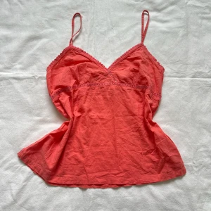 Linne  - Superfin somrig topp  Vid köp av flera varor får du rabatt 💛