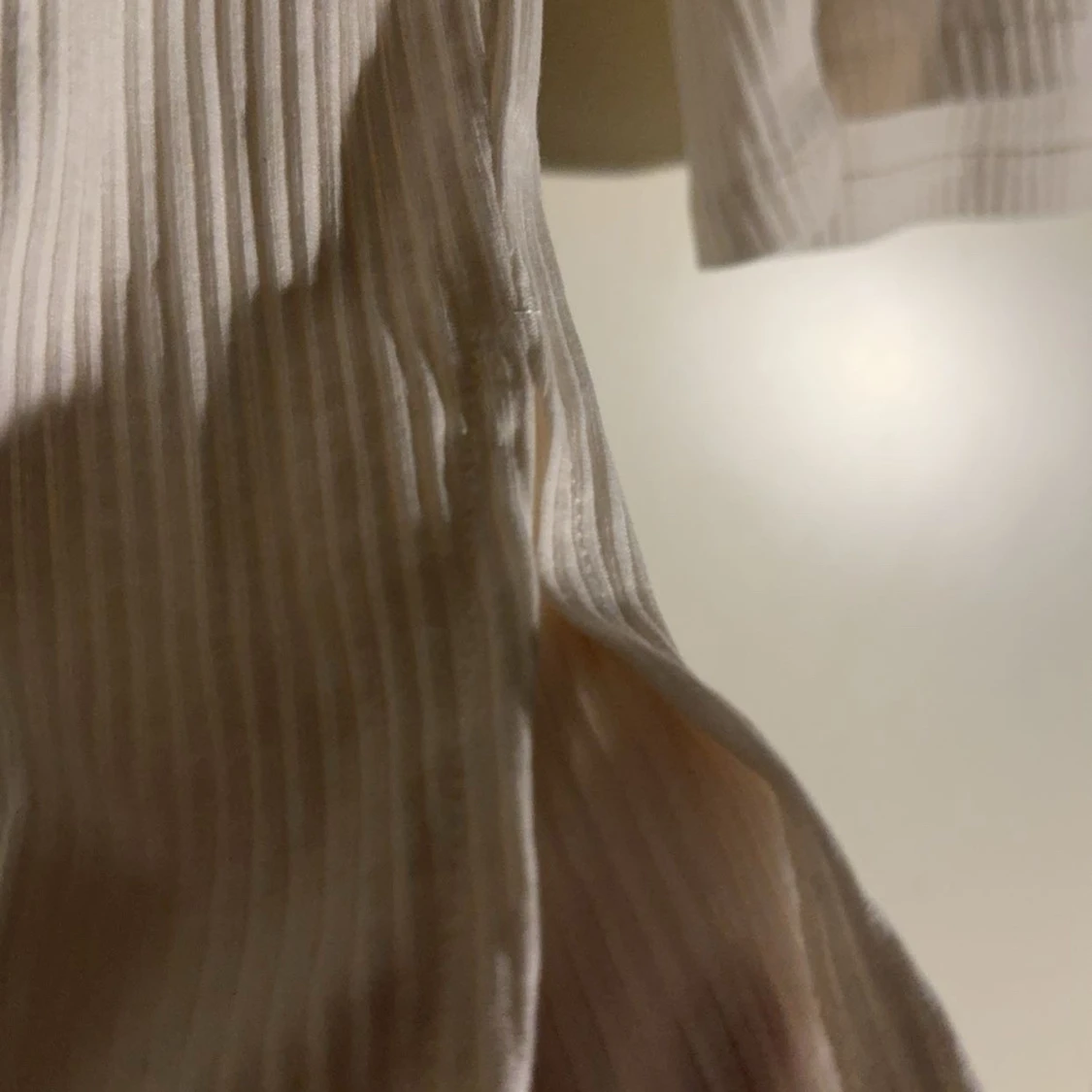 Vit/beige tröja V-ringad  - 91