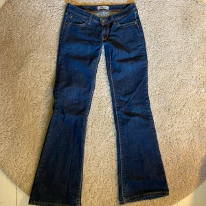 Lågmidjade bootcut jeans levis - Lågmidjade bootcut jeans från Levis💕💕