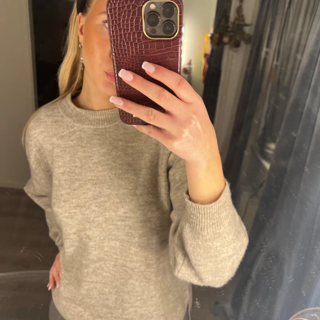 Beige stickad tröja - 1