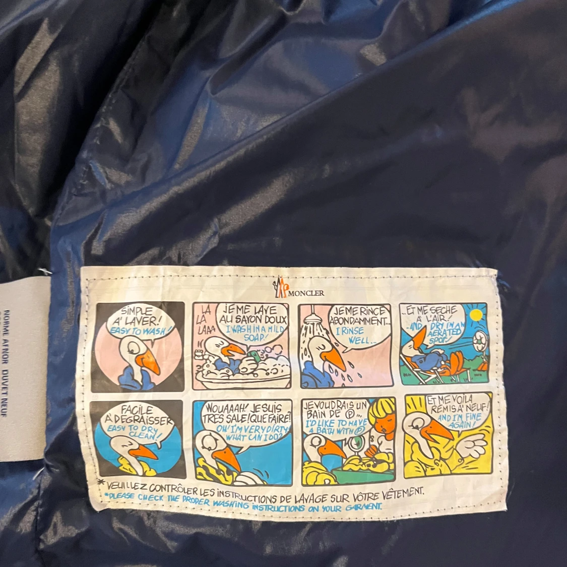 Mörkblå dunväst från Moncler - 1