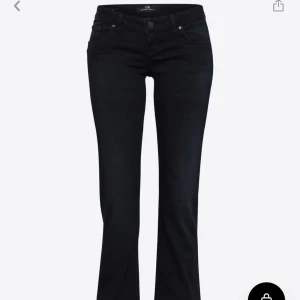 Jeans - Mörkblå jeans från ltb i modellen valerie, stl 26/32. Har använts men är i bra skick!