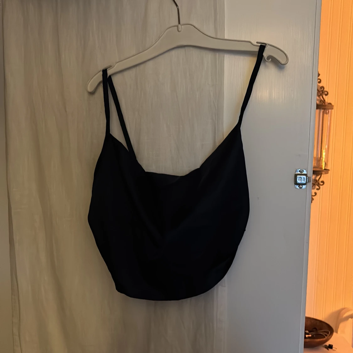 Mörkblå  axelbandslös topp