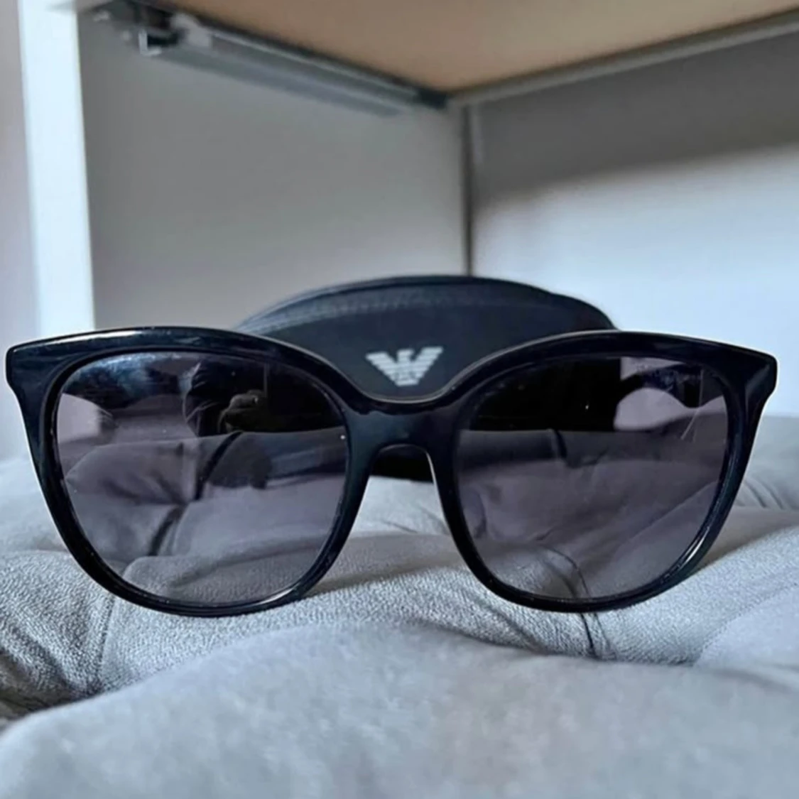 Svarta solglasögon från Emporio Armani - 2