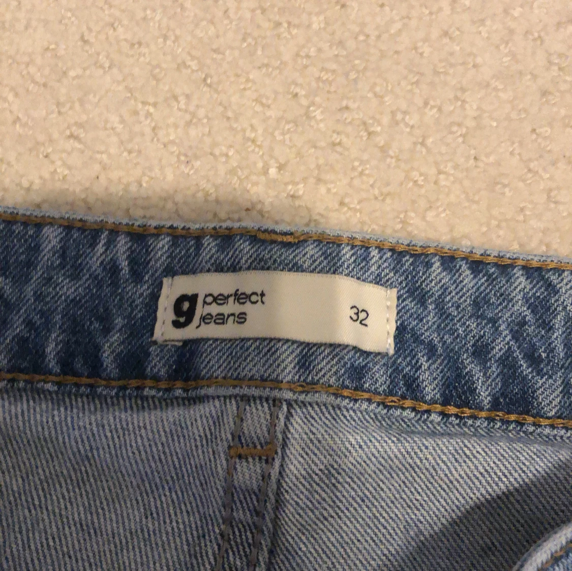 Blå jeans från Gina Tricot - 2