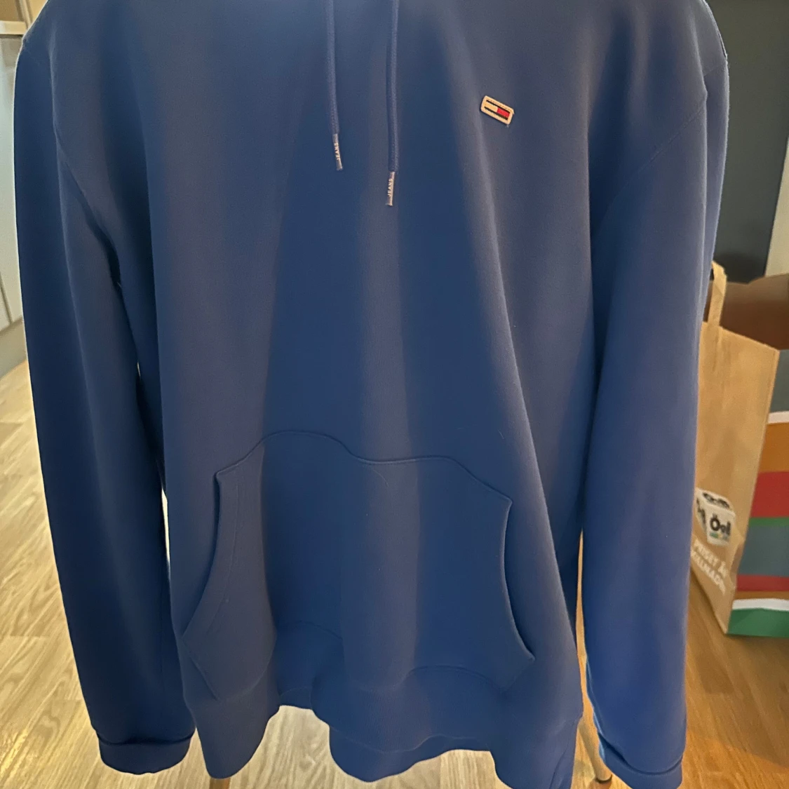 Blå hoodie från Tommy Hilfiger