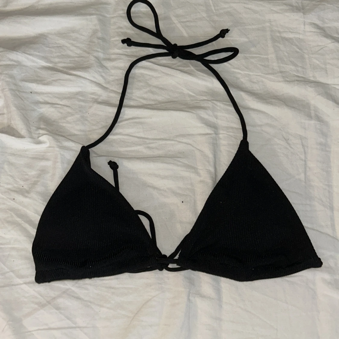 Svart bikiniöverdel