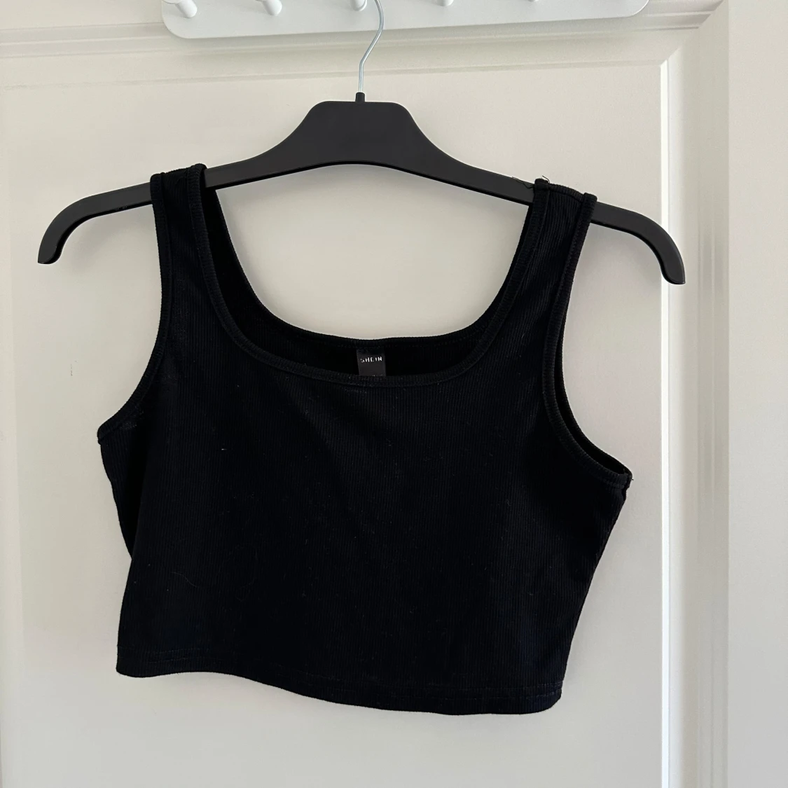 Vita och svarta ribbade linnen - 90