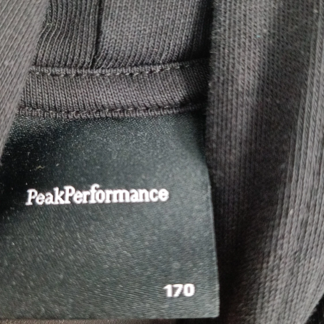 Peak Performance hoodie  - 90