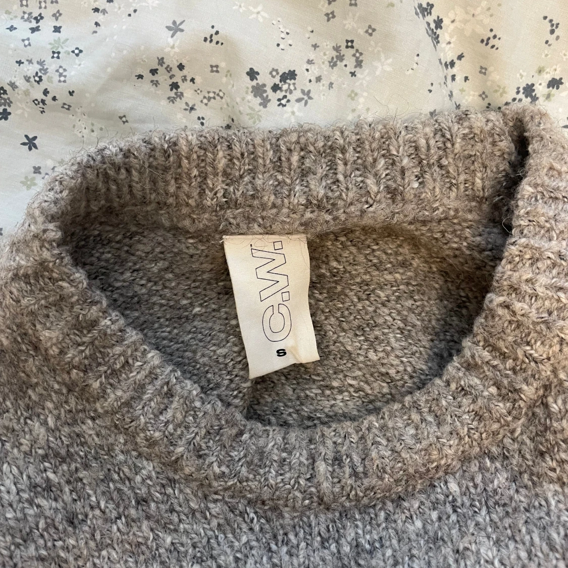 Stickad tröja  - 91