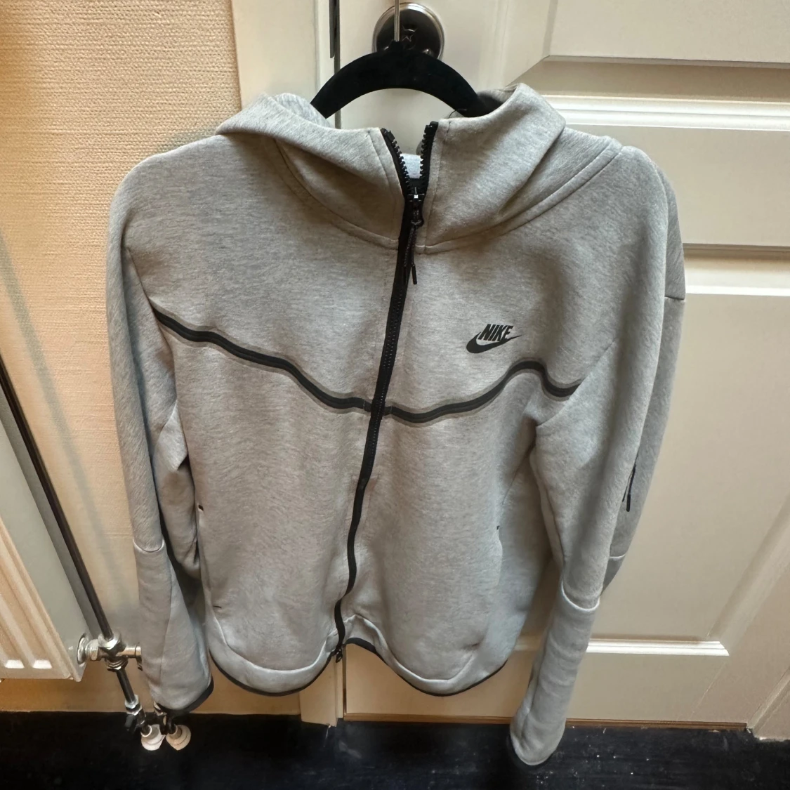 Nike tech fleece hoddie - 90