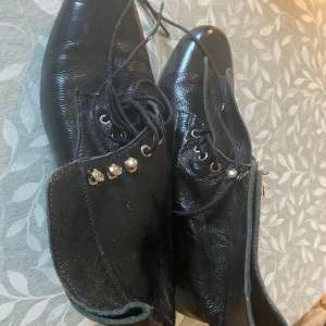 Boots - Retro känga i skinn. Aldrig använd.