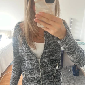 Superfin tröja - Jättefin tröja i utmärkt skick, lite glittrig, storlek M men passar S