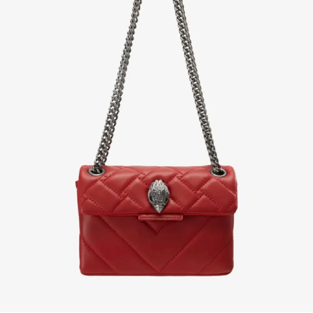 Säljer min superfina Kurt Geiger väska i väldigt bra skick! Nypris 2400kr. Laukut & Käsilaukut.