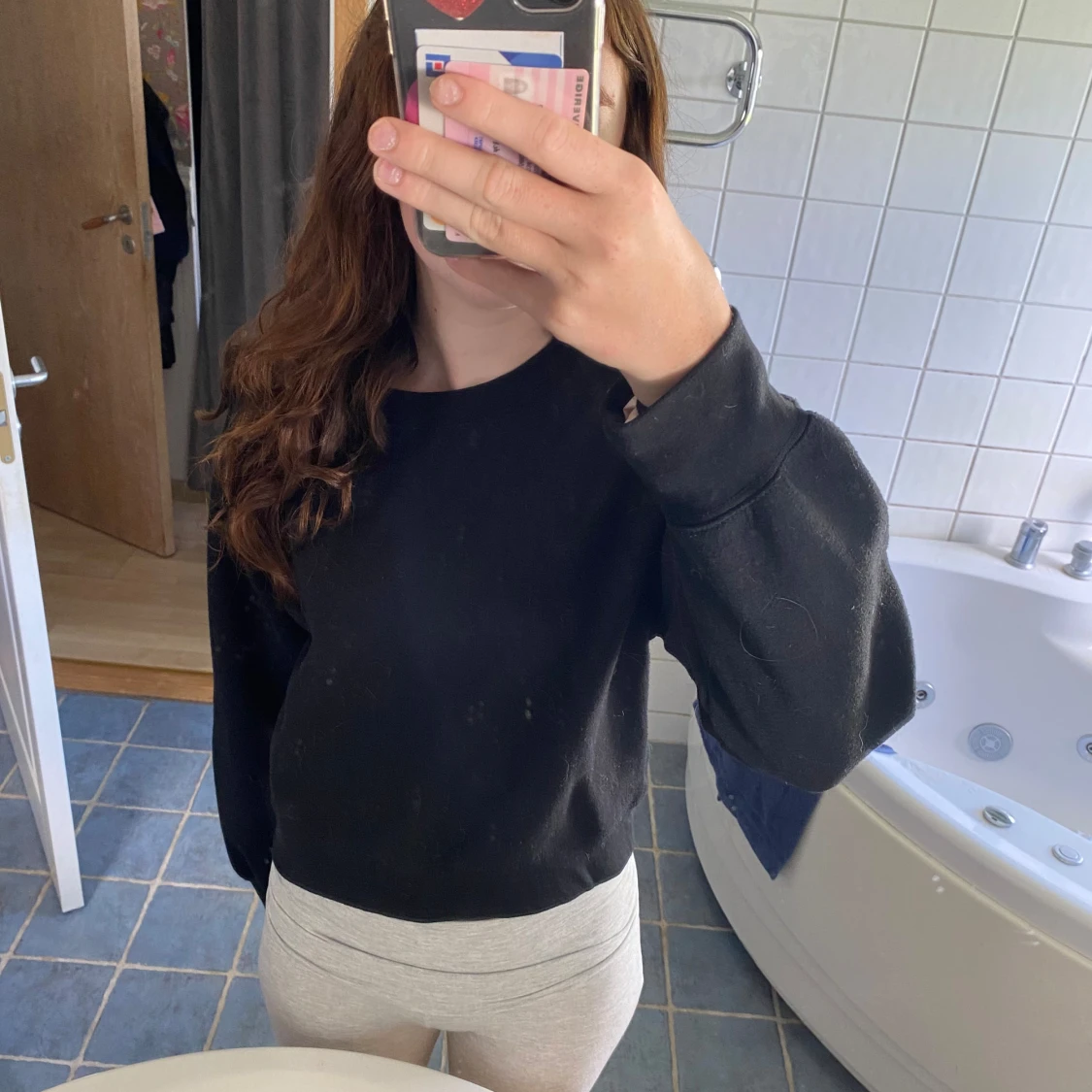 Svart croppad tröja - 91