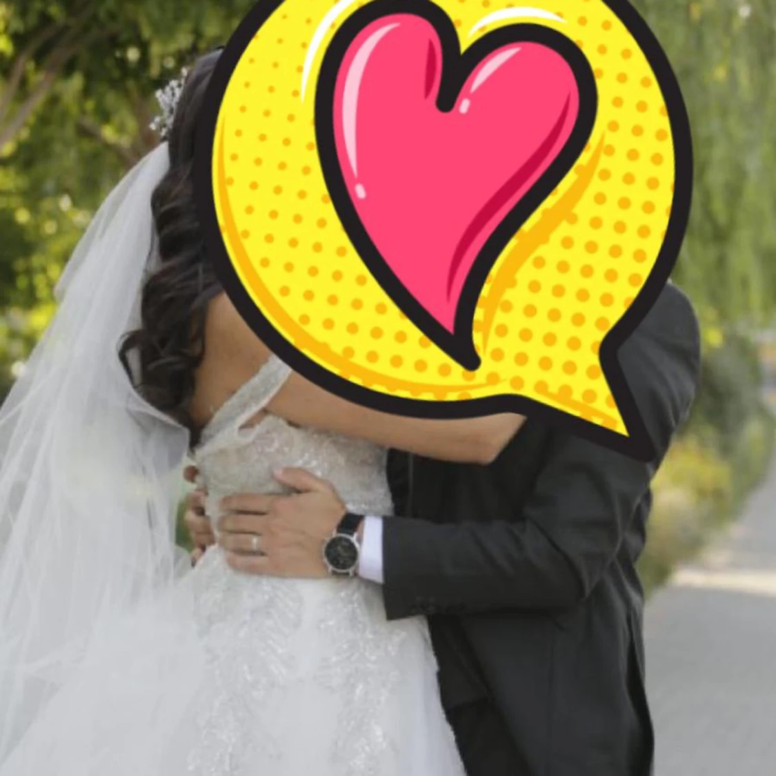 Vit bröllopsklänning med spetsdetaljer - 92