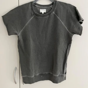 Beat up style Gant t-shirt - Vuxen: S Beat up style Avsedda småhål 