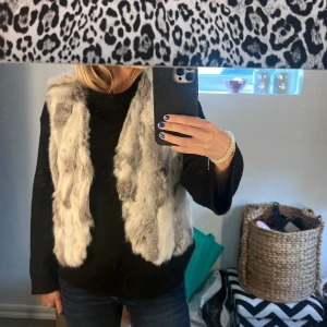 Pälsväst - jättefin aldrig använd💓💓