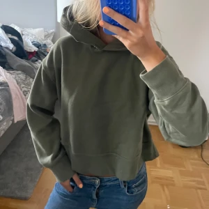 Grön hoodie - 🙌🏼🙌🏼