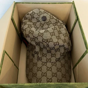 Gucci keps  - Storlek M  Helt ny Vid snabb affär så kan man diskutera om priset 