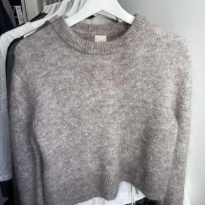 Mohair Tröja - Super fin tröja köpt här på plick för ett tag sedan. Endast använt den ca 3 gånger❤️