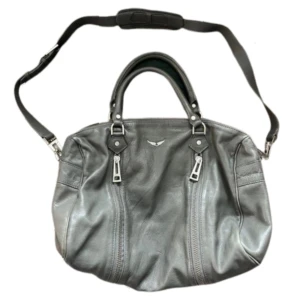 Zadig Voltaire Sunny Medium - Rymmer en laptop   Preloved - Kan gå ner i priset i snabb affär  Dustbag ingår ej
