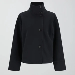 Kappa från gina tricot  - Säljer denna as snygga kappa från gina tricot! Köptes för cirka 600 kr och säljes för 430 pga att jag knappt använt den 💞