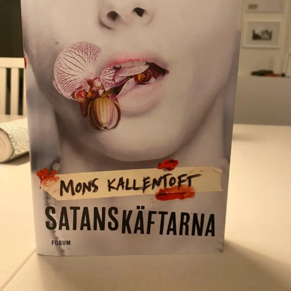 Satanskäftarna av Mons Kallentoft inbunden  Nyskick  Inbunden . Övrigt.