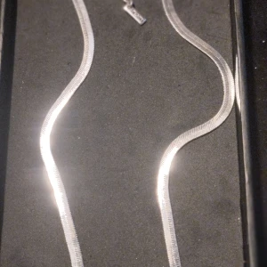 Pilgrim - Halsband Noreen Silver - Jätte fint Silverpläterat halsband av märket Pilgrim i fint skick