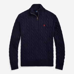 Polo Ralph lauren  - Storleken Medium passar även L  Helt ny, med tagg. Färgen marinblått 
