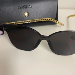 Solglasögon  - Helt nya 