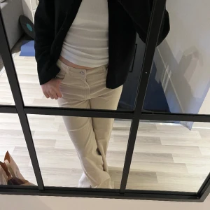 Manchesterbyxor  - Jättefina beiga manchesterbyxor! Kommer inte till användning 🎀