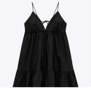 Jag säljer nu min älskade klänning från zara då den blivit för liten💓 Den är i nyskick, skriv privat för mer bilder‼️