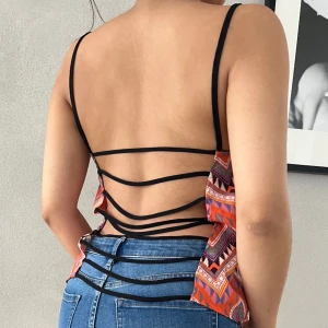  Orange blus   -  Orange plus med ränder.  Storlek M  Passar längderna 160cm -165cm 