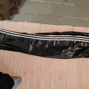 Adiddas  - Nya adidas i läder