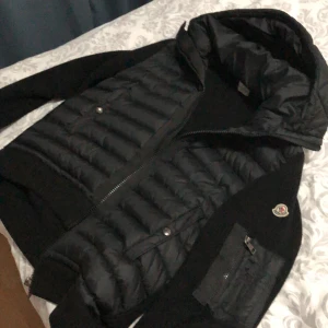 Moncler cardigan - Inte äkta 