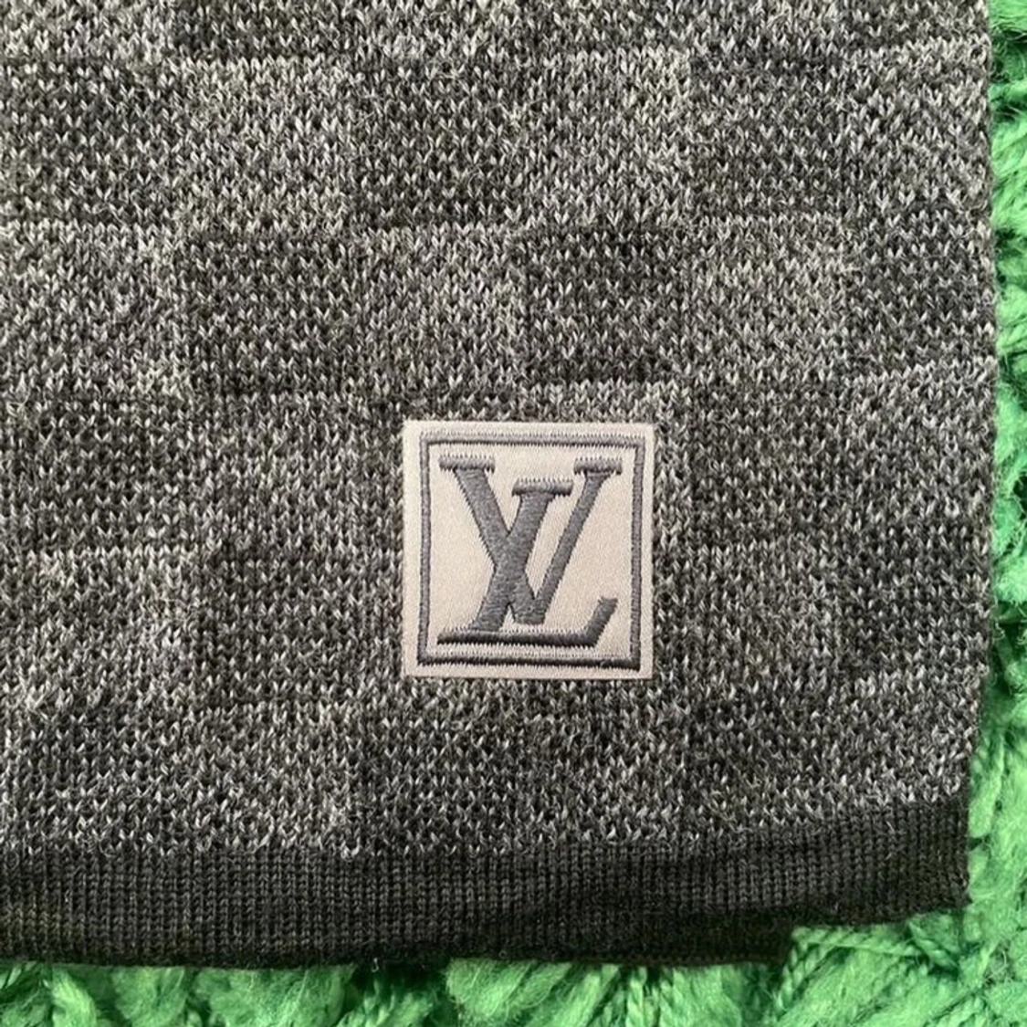 Louis Vuitton Damier Petit Scarf - 90