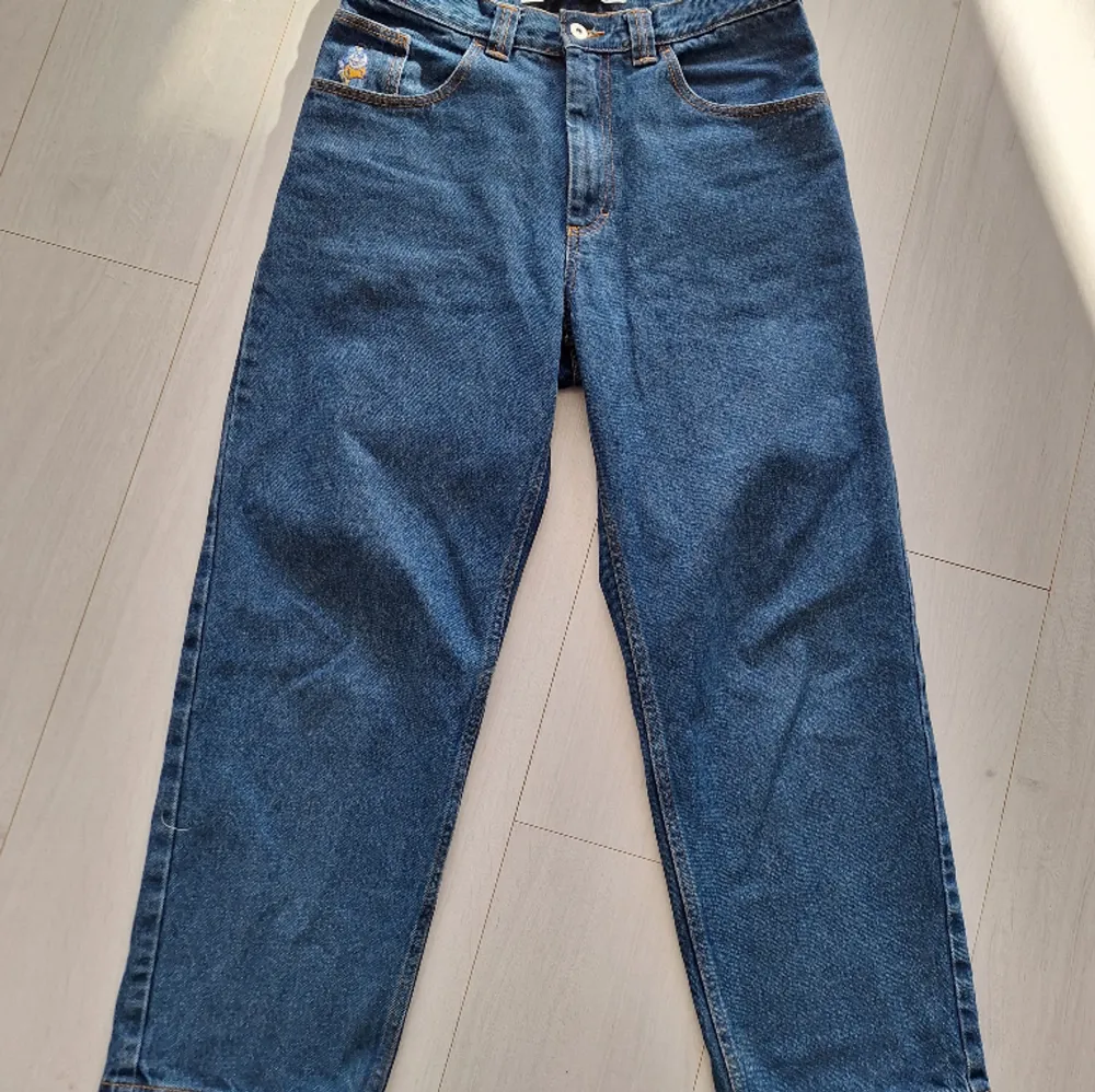 Baggy Jeans från junk yard i xxs, jätte fint skick! Säljer på grund atv att jag inte avnändrr dom längre.. Jeans & Byxor.
