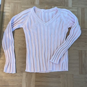 Ljusrosa tröja - Ljusrosa tröja i fint skick